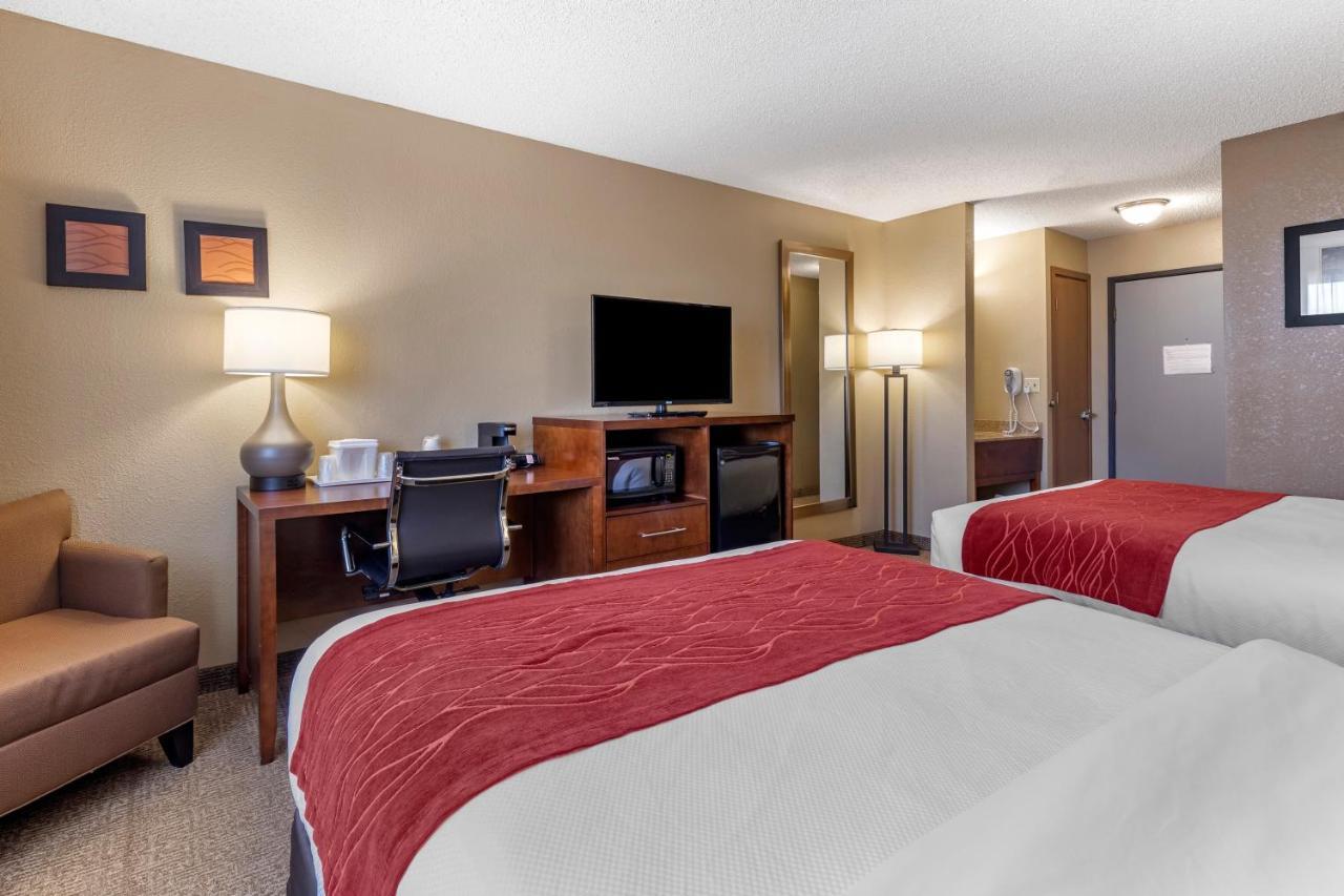 Comfort Inn & Suites Hays I-70 Kültér fotó