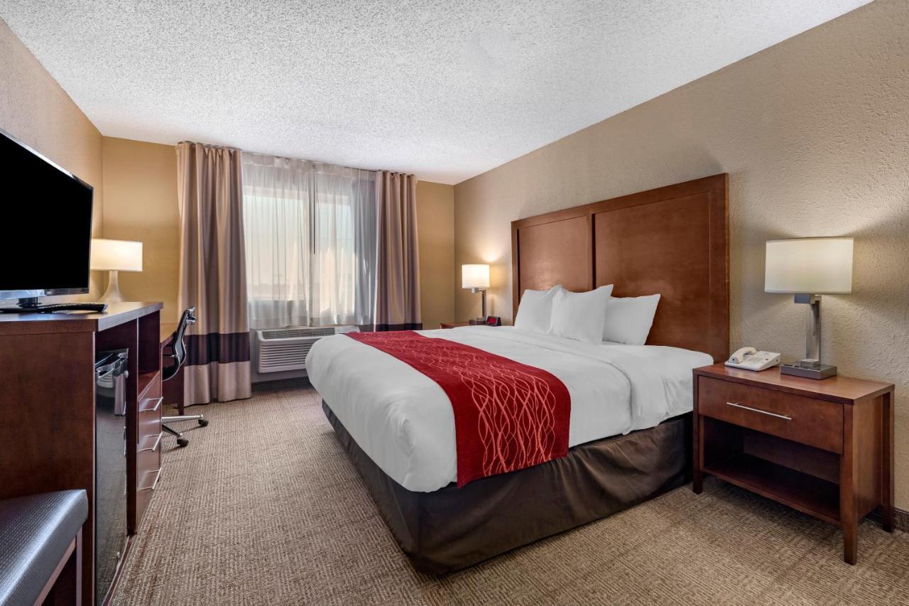 Comfort Inn & Suites Hays I-70 Kültér fotó