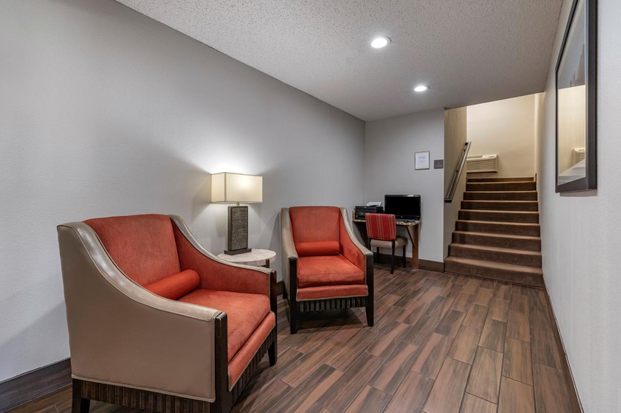 Comfort Inn & Suites Hays I-70 Kültér fotó
